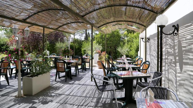 هتل Campanile Aix En Provence Ouest  Jas De Bouffan