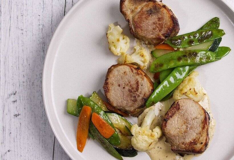 Отель Campanile Clermont Ferrand Le Brezet