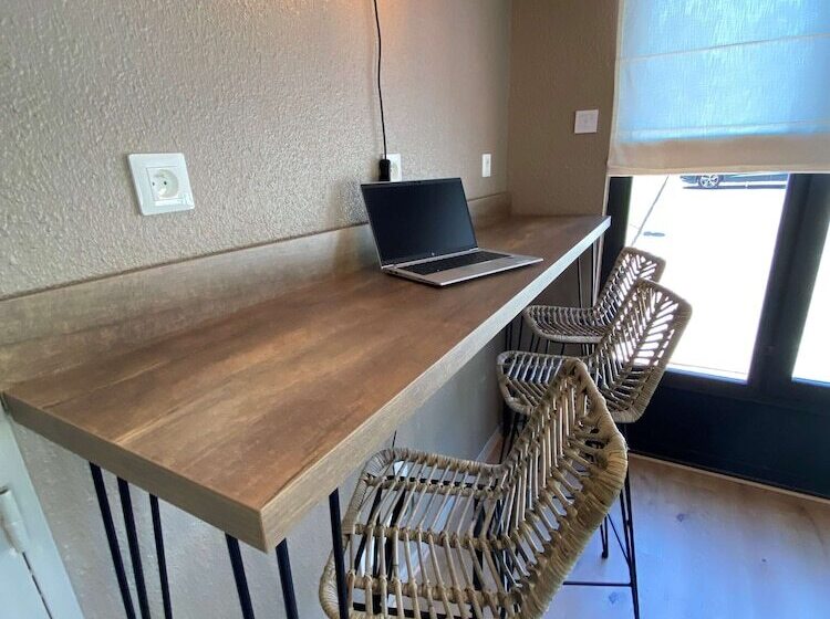 בית מלון כפרי Campanile Colmar Parc Des Expositions