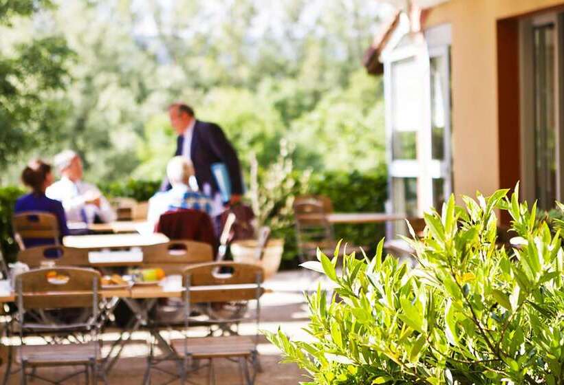 בית מלון כפרי Campanile L Isle D Abeau  Bourgoin Jallieu