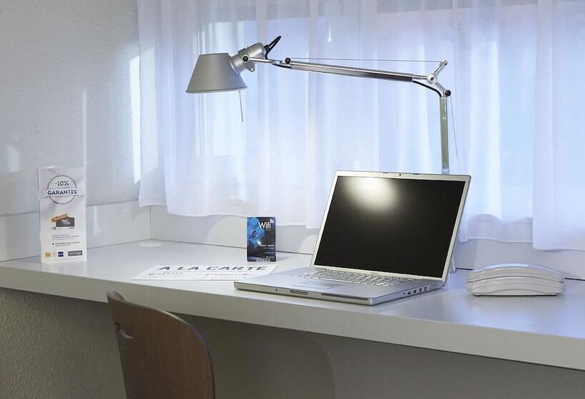 Отель Campanile Lille Sud  Chr