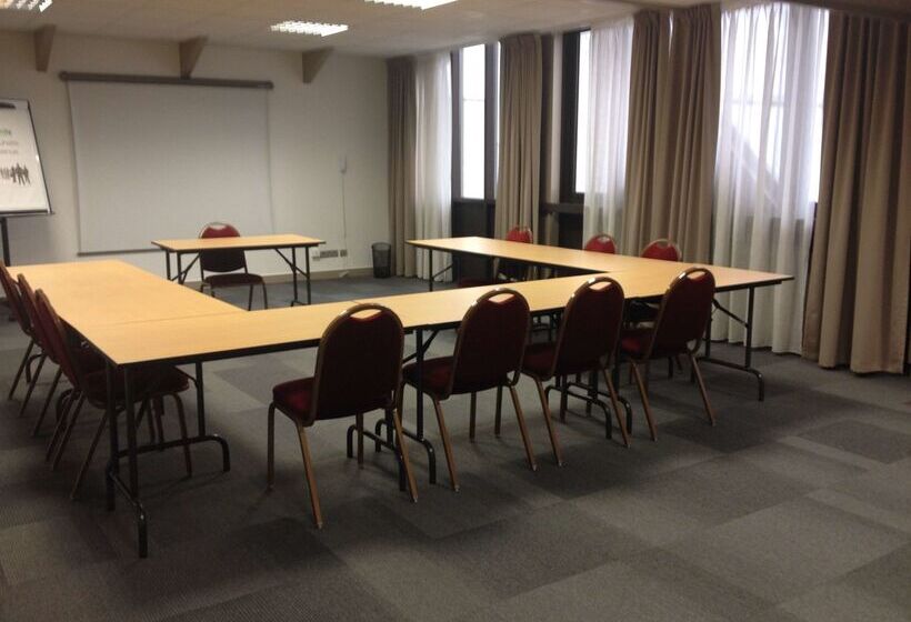 Отель Campanile Marne La Vallee  Torcy