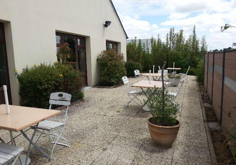 בית מלון כפרי Campanile Sable Sur Sarthe  Vion