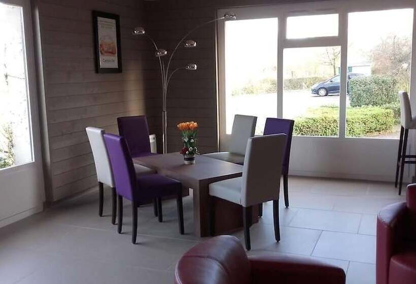 בית מלון כפרי Campanile Sable Sur Sarthe  Vion