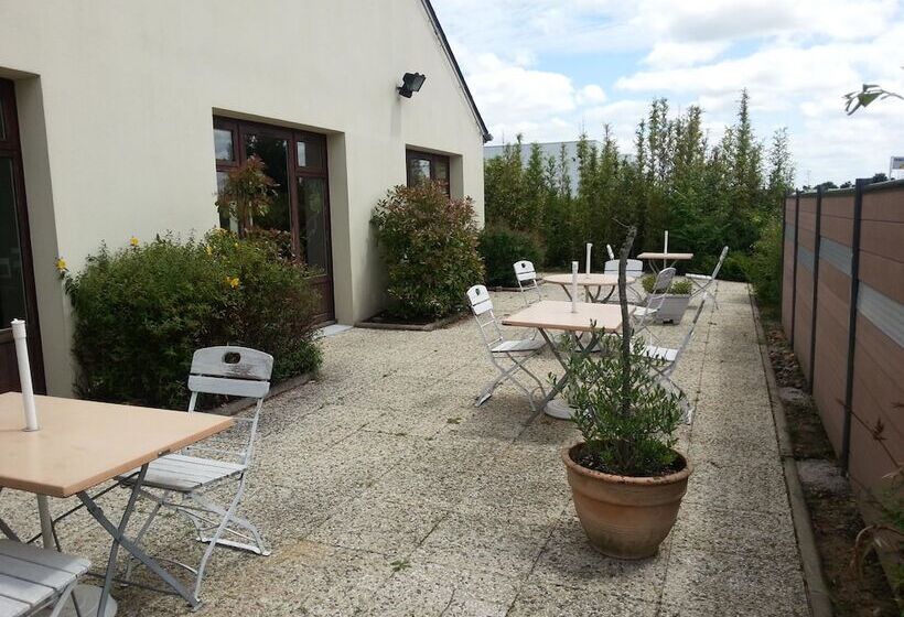 בית מלון כפרי Campanile Sable Sur Sarthe  Vion