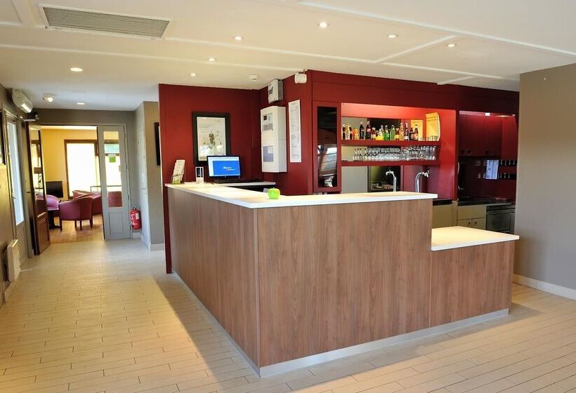 Отель Campanile Clermont Ferrand ~ Thiers