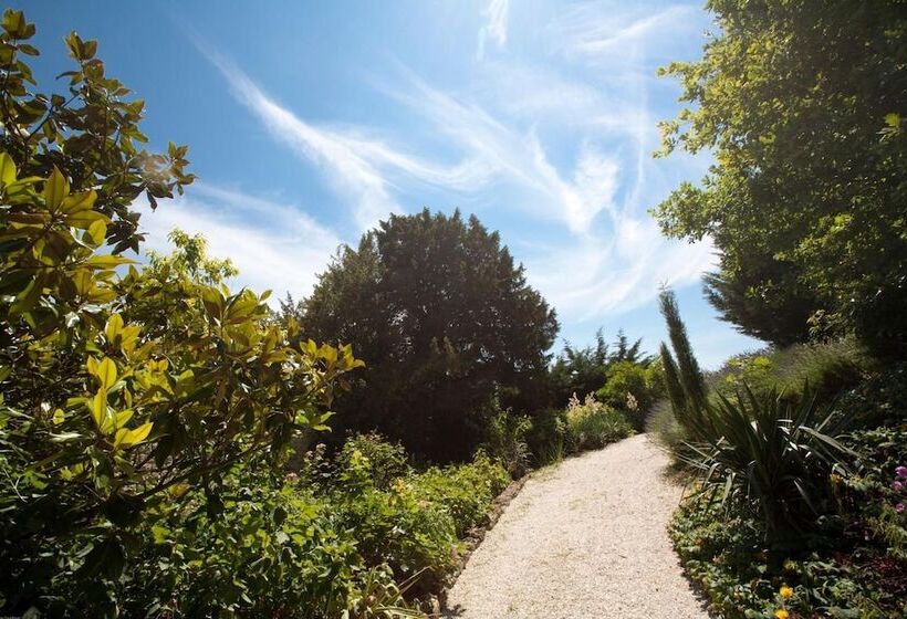 Отель Hostellerie Les Hauts De Sainte Maure