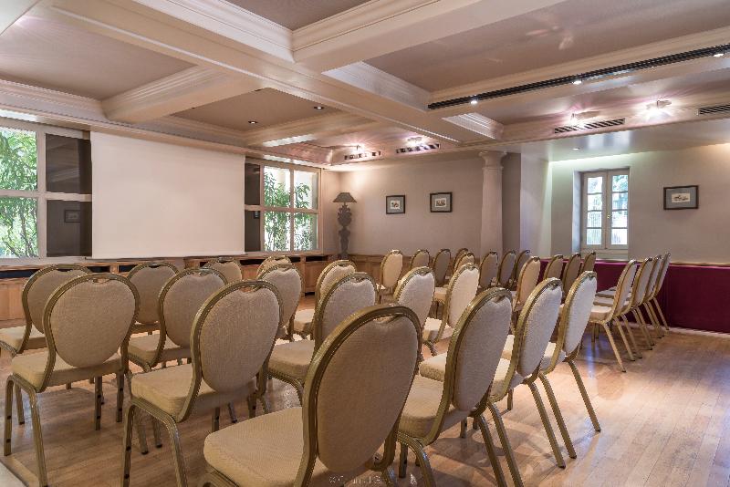 ホテル Hôtel La Magnaneraie