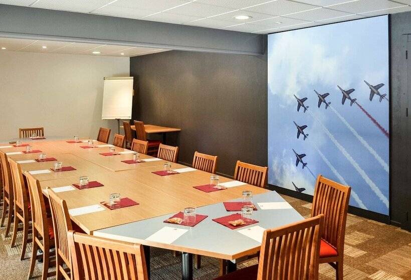 فندق Ibis Salon De Provence