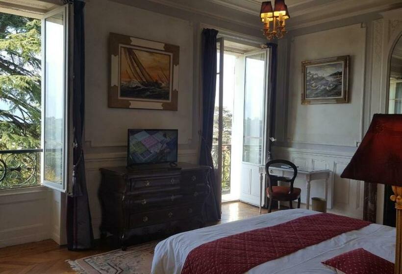 هتل Aux Meublés Du Manoir