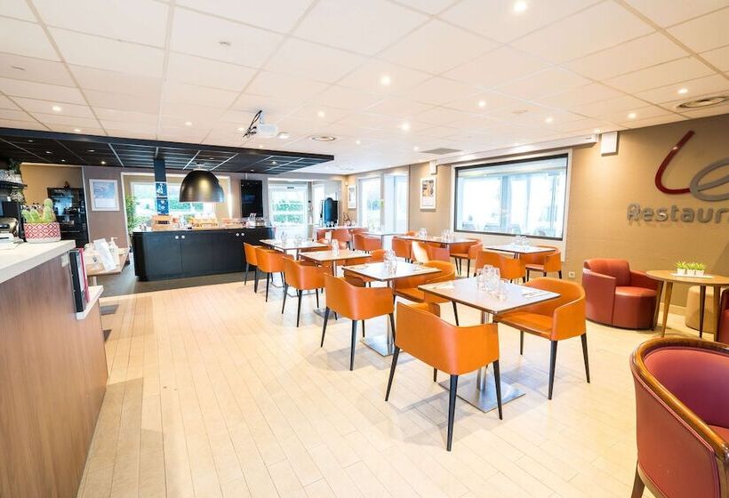 Отель Campanile Montesson Le Vesinet