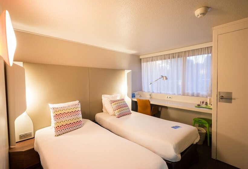 Отель Campanile Montesson Le Vesinet