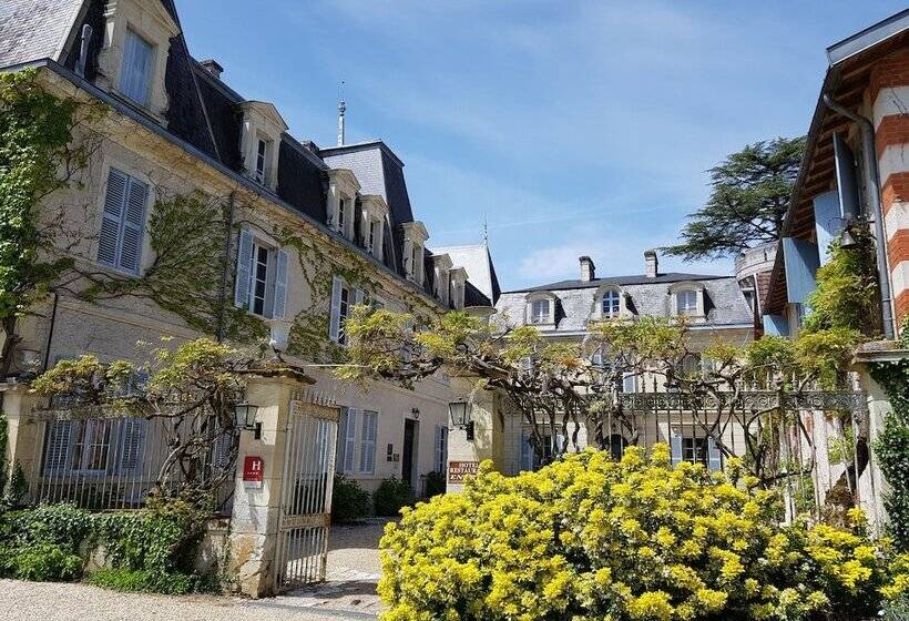 ホテル Château De Lalande   Teritoria   Périgueux