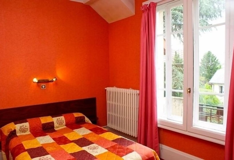 Отель Hôtel Le Lyon Bron