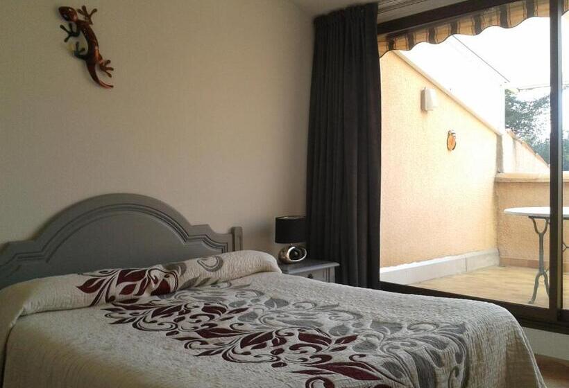 ホテル Hôtel Les Palmiers