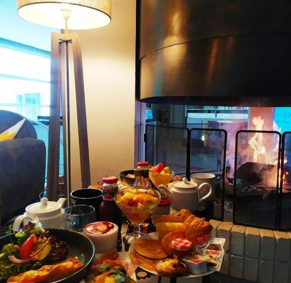 هتل Hôtel Mercure Annecy Sud