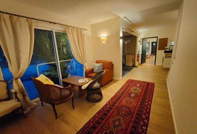 فندق Hôtel Restaurant La Voile Bleue