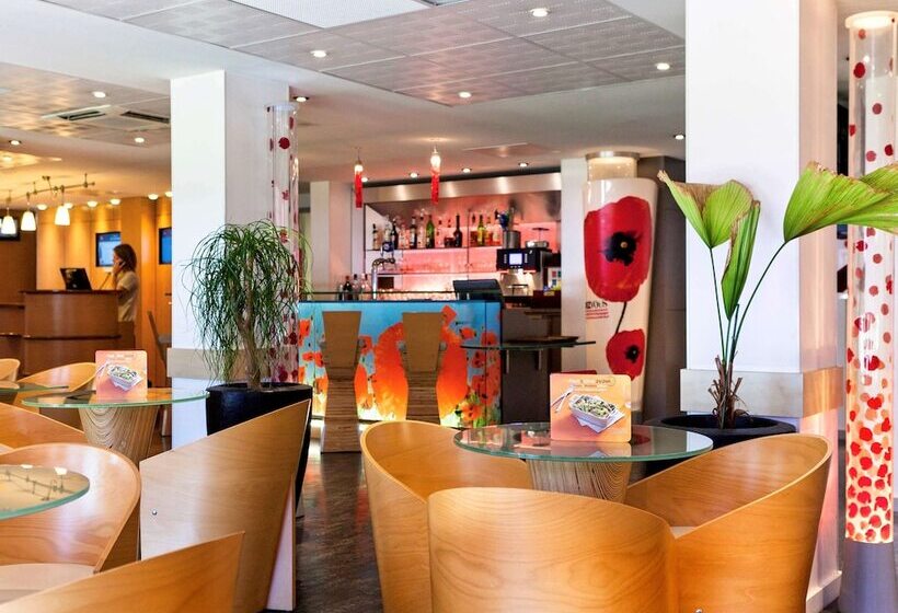 هتل Ibis Lyon Est Bron