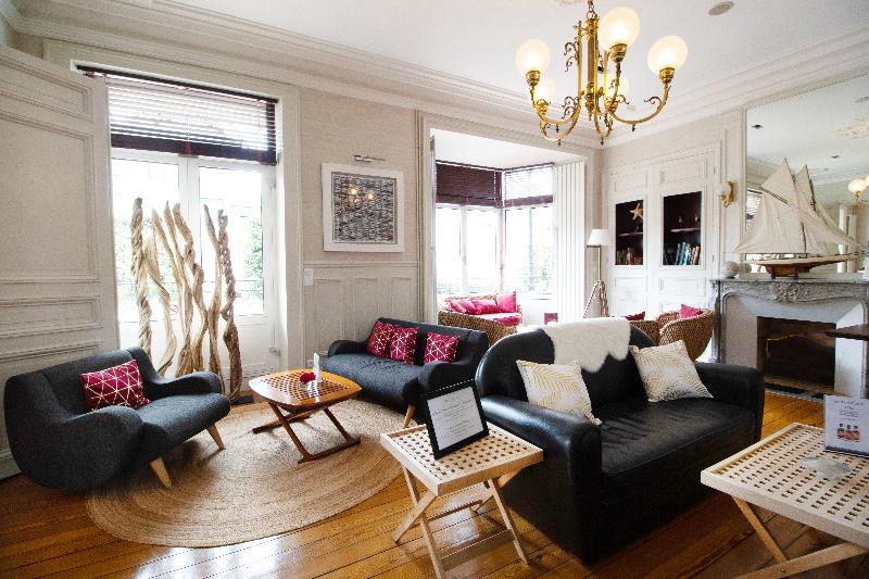 ホテル La Villefromoy