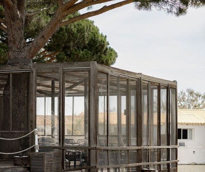 هتل Mas De La Fouque   Hôtel & Spa