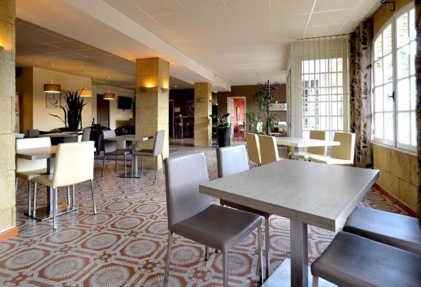 ホテル Logis Hôtel Le Manoir & Lounge