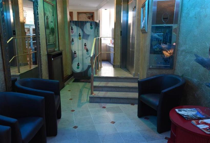 ホテル Adonis Sacré Coeur  Roma