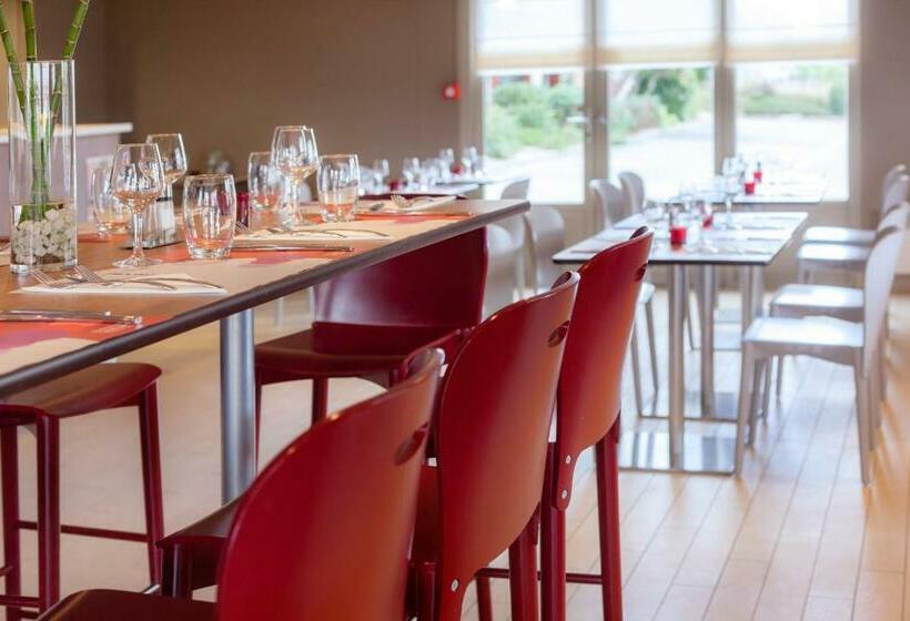 בית מלון כפרי Campanile Rennes Atalante