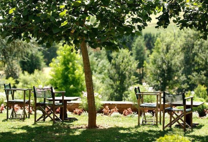 هتل Château De Castel Novel