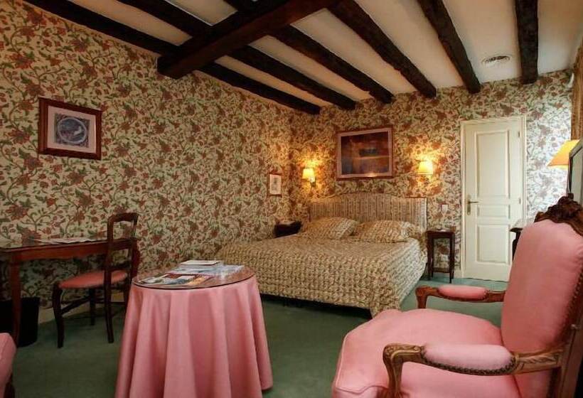 هتل Château De Castel Novel