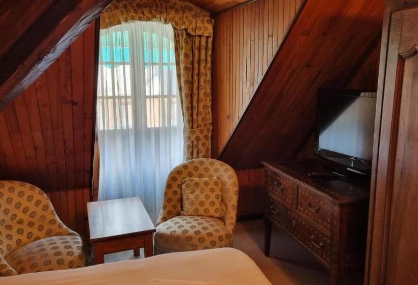 فندق De La Poste