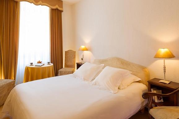 فندق De La Poste