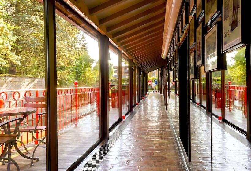 酒店 Georges Blanc Parc & Spa