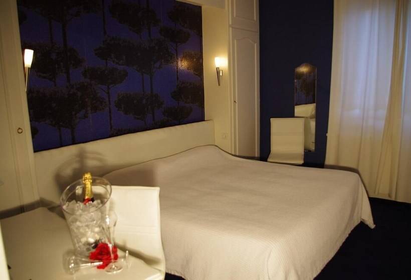 酒店 Logis Hôtel & Restaurant   Le Mouton Blanc