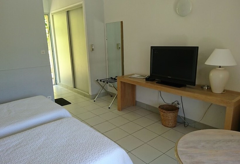 Hotel Le Pré Des Baux