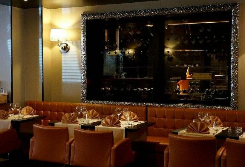 酒店 Logis Hôtel & Restaurant   Le Mouton Blanc