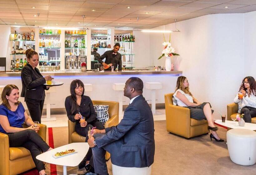 هتل Mercure Paris Le Bourget Aeroport
