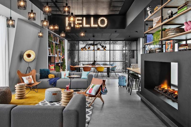 Отель Moxy Lyon Airport