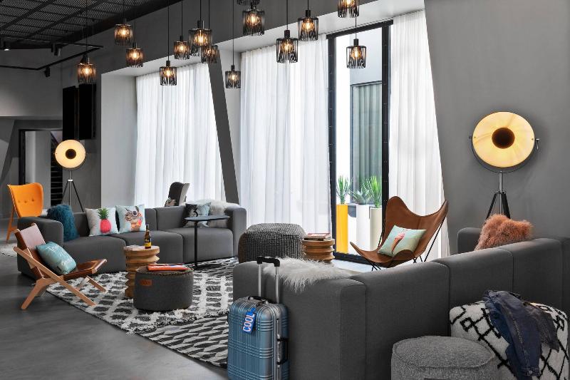 Отель Moxy Lyon Airport