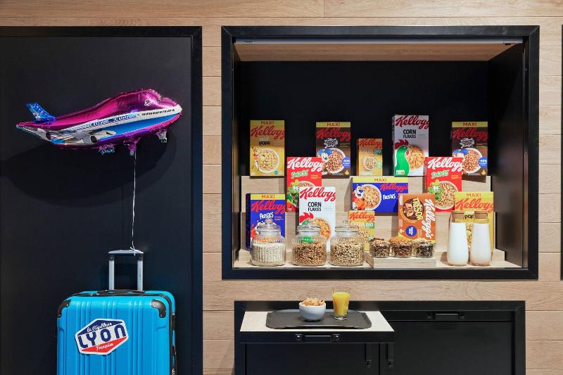 Отель Moxy Lyon Airport