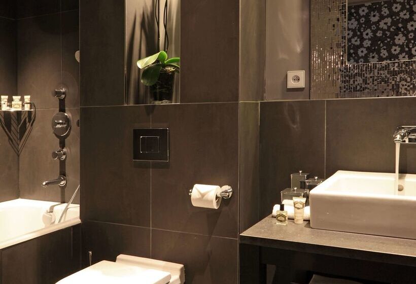 New Hotel Roblin