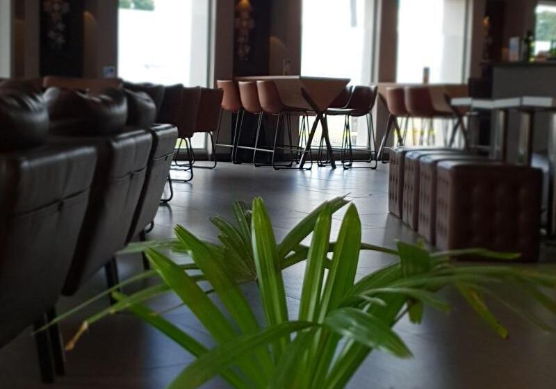 فندق Peninsula International