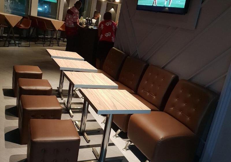 فندق Peninsula International