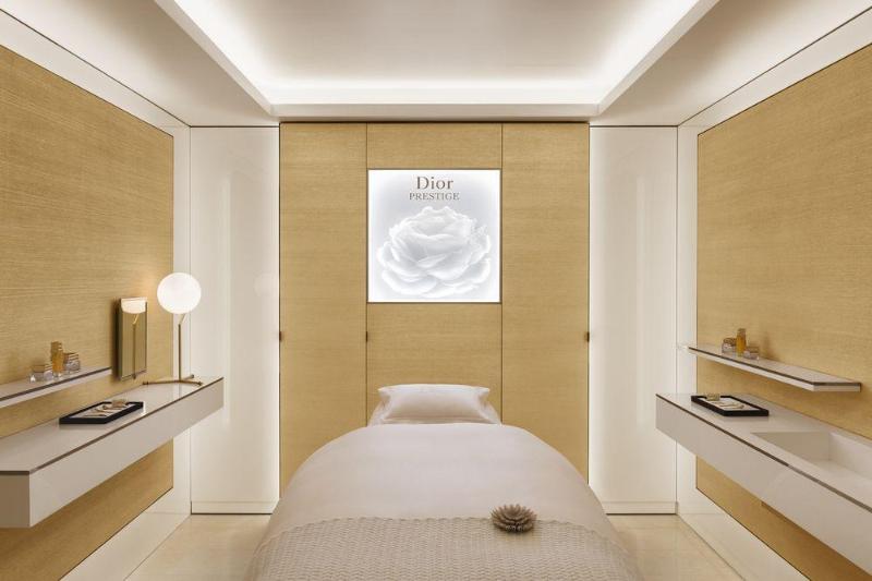 Hotel Plaza Athenee Dorchester Collection