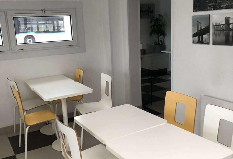 فندق Premiere Classe Rennes Sud Est