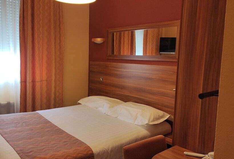 هتل Résidence Share Inn