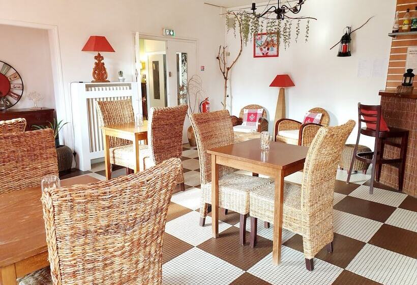 בית מלון כפרי Logis Hôtel Saint Cyr