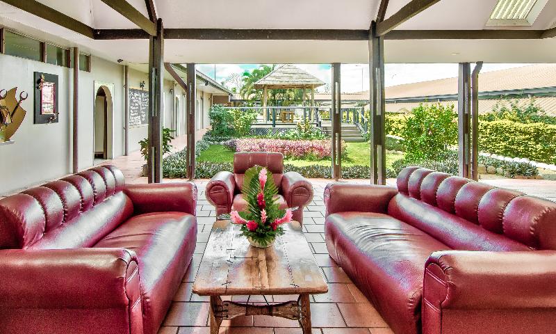 هتل Tanoa Skylodge