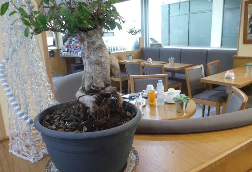 هتل The Originals City, Hôtel Galaxie, Nice Aéroport