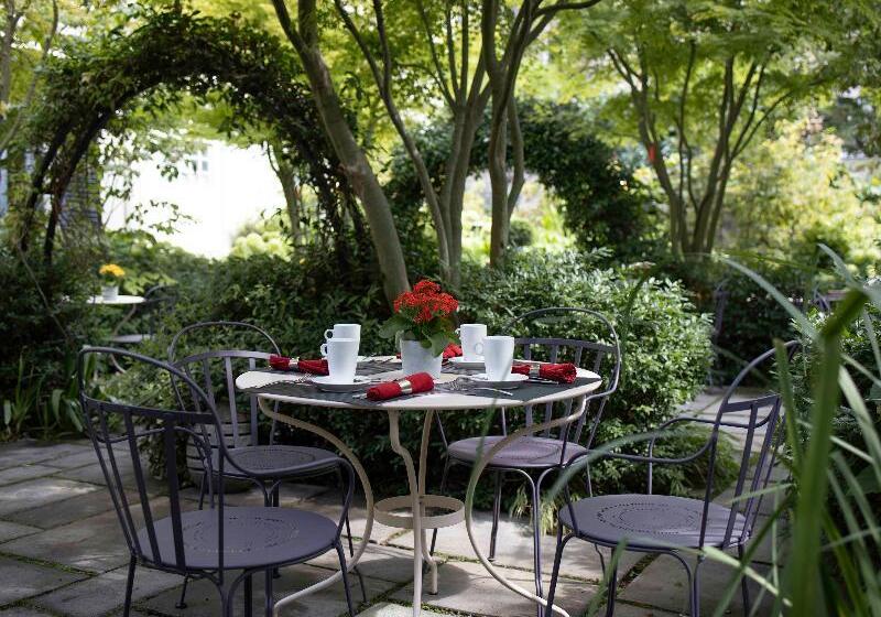 Regent S Garden  Astotel