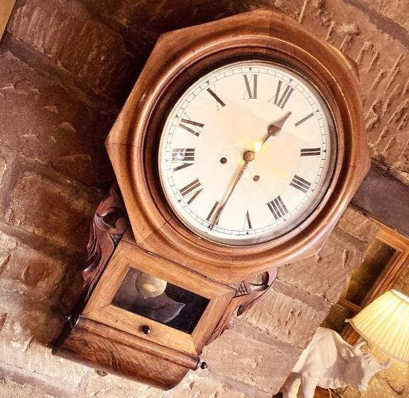 مبيت وإفطار Inn For All Seasons